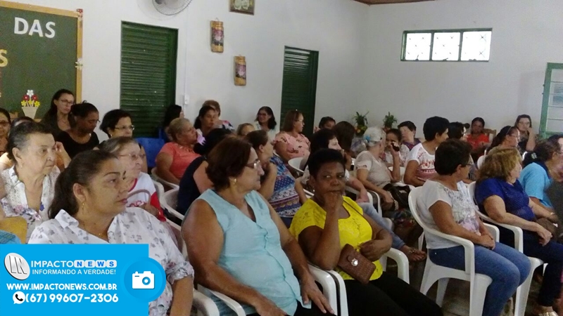 Comemoração ao mês das Mães no CCI e na Casa da Mãe Gestante